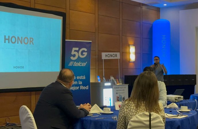 Presentan lanzamiento de celulares Honor