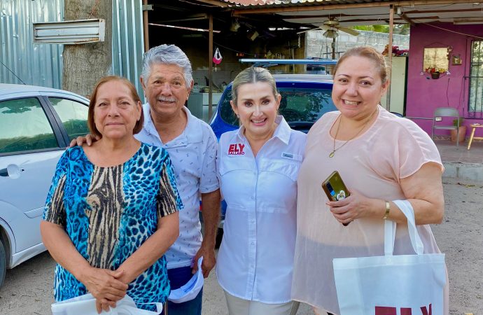 Lleva Ely Sallard sus propuestas de campaña a la Colonia El Ranchito