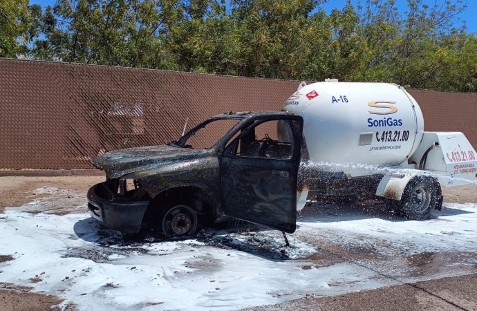 Se incendia Pipa de Gas en la Carretera Hornos-Esperanza