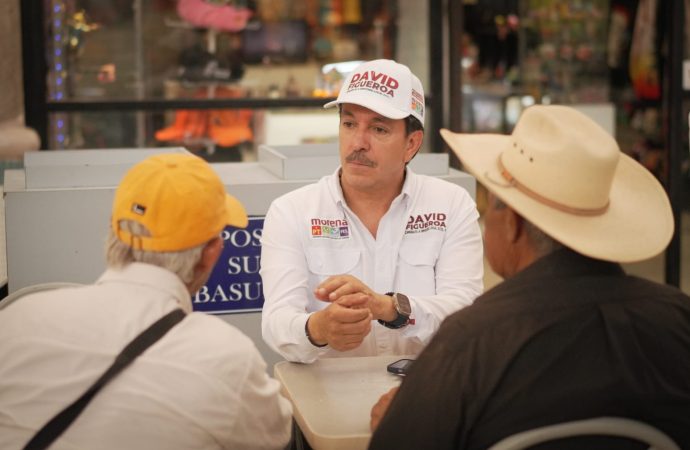 El Borrego Gándara recibe muestras de apoyo en El Mariachi