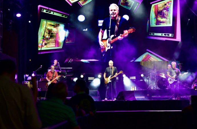 Miles de hermosillenses disfrutan de Hombres G en las Fiestas del Pitic 2024