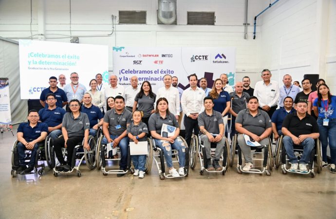 Atestigua Gobernador graduación de la novena generación del Centro de Capacitación y Talento Empresarial CCTE Tetakawi