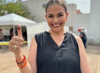Ejerce su voto Adriana Torres, candidata de MC a la alcaldía de Cajeme