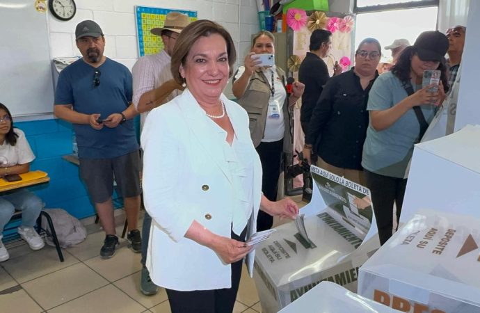 María Dolores Del Río vota y destaca la tranquilidad en las casillas