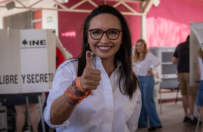 “Muy orgullosa de ser hermosillense”: Natalia Rivera al acudir a votar