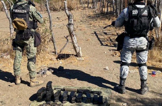 Incautan arsenal en abrevadero de ganado en Sáric