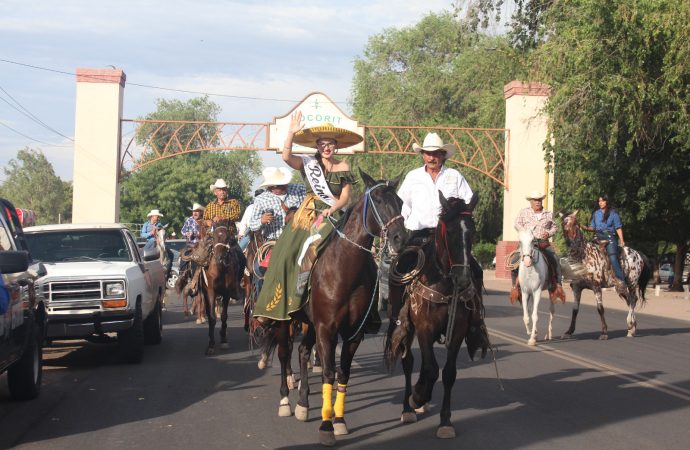 Realizan tradicional cabalgata y presentaciones artísticas en feria de San Juan 2024