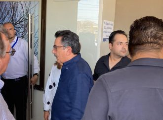 Brindan servicios funerarios a Luis Castro