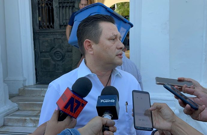 Jubilados de ISSSTESON piden medicamentos