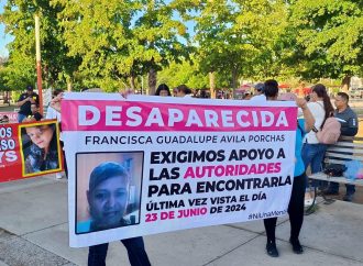Familiares de joven desaparecida bloquean principal arteria de Hermosillo