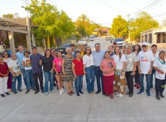 Entrega Toño Astiazarán pavimentación de calle con concreto hidráulico en El Ranchito