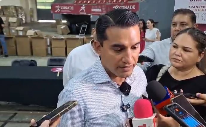 Inicia entrega de uniformes gratuitos en Hermosillo