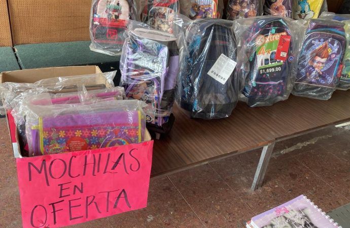“Como buenos Mexicanos dejan todo para lo último” Papelerías