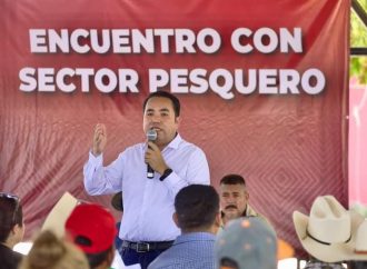 Escucha Heriberto Aguilar a pescadores del sur de Sonora