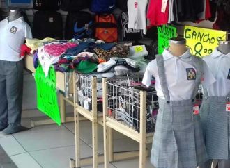 Esperan tiendas de uniformes repunte en ventas a partir de esta quincena