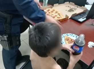 Rescata Policía Municipal a dos menores en estado de abandono