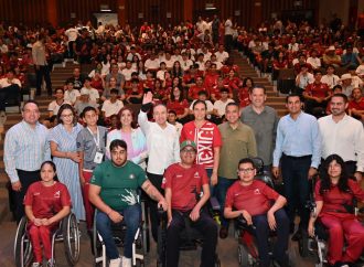 452 atletas reciben becas deportivas