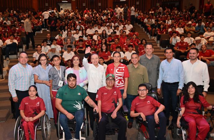 452 atletas reciben becas deportivas