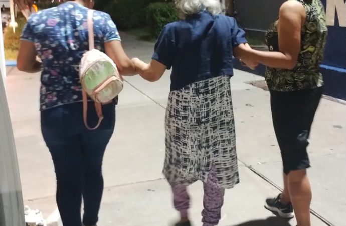 Policía Municipal de Cajeme rescata a abuelita extraviada en la Central de Autobuses