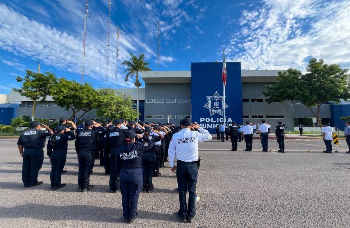 Reconoce SSPM a elementos por años de servicio durante lunes cívico