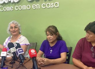 Mujeres apoyan a ex candidata a luchar por su regiduría