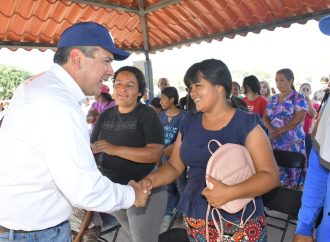 Entrega Toño Astiazarán dos parques en Poblado Miguel Alemán