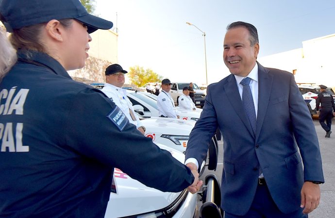 Preside Toño Astiazarán ceremonia cívica e izamiento de bandera