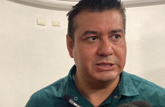 Padres deben de revisar mochilas de sus hijos