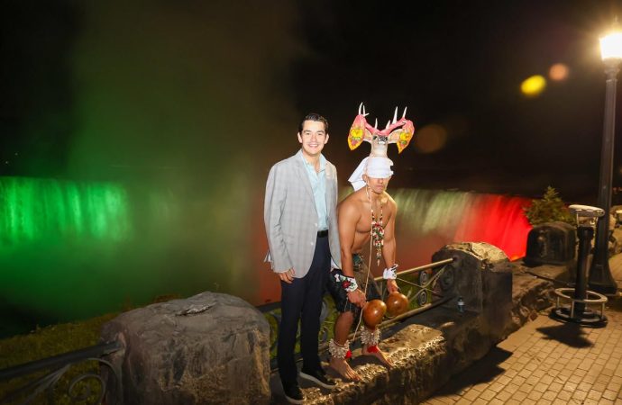 Arranca la Semana México en Canadá con la iluminación de las Cataratas del Niágara de verde, blanco y rojo