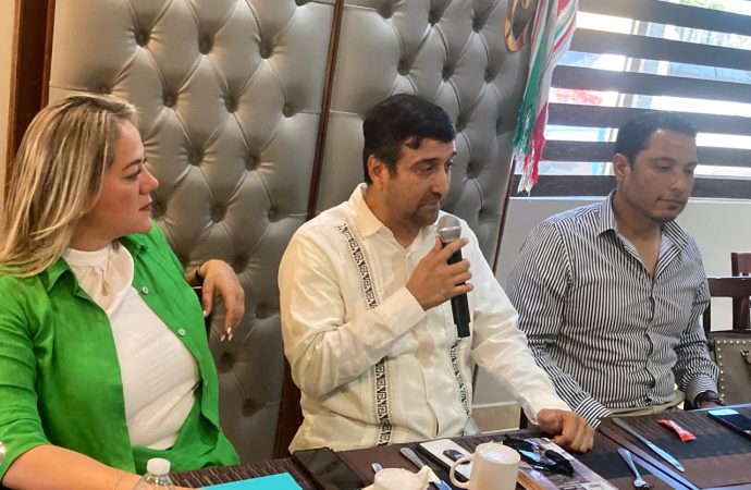 Capacitan a licenciados en materia de argumentación jurídica