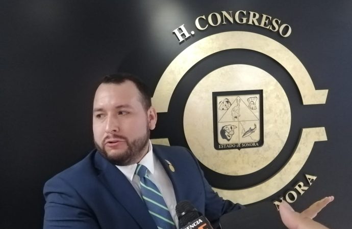 Denuncia Manuel Scott violación a la Ley orgánica del Congreso en la discusión de la reforma al Poder Judicial