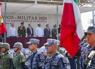 Encabeza Gobernador Durazo desfile cívico-militar en celebración por el 214 aniversario de la independencia de México