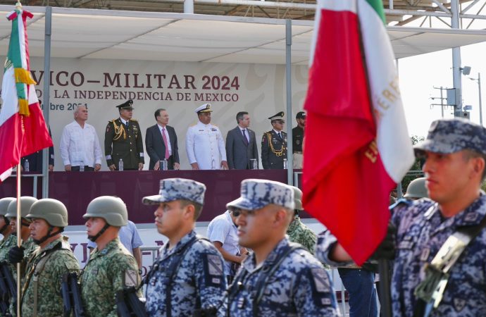 Encabeza Gobernador Durazo desfile cívico-militar en celebración por el 214 aniversario de la independencia de México