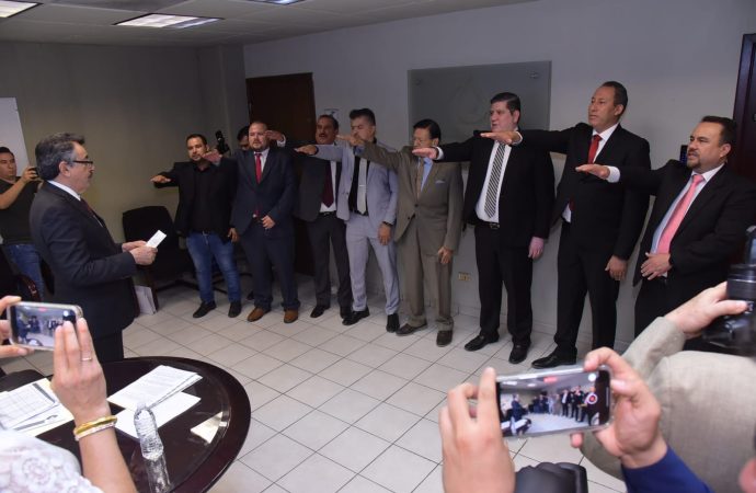 Toma protesta alcalde a directivos del OOMAPAS de Cajeme