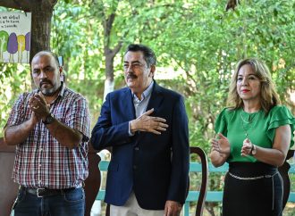 Resguardan cápsula del tiempo en Secundaria General No. 4 con la presencia del alcalde Lamarque