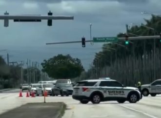 Trump a salvo tras tiroteo en su club de golf donde jugaba en Florida