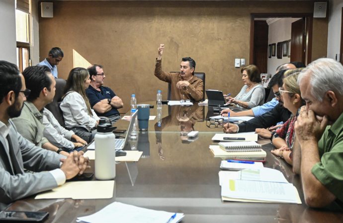 Se reúne alcalde Javier Lamarque con integrantes de Cajeme cómo Vamos A.C.