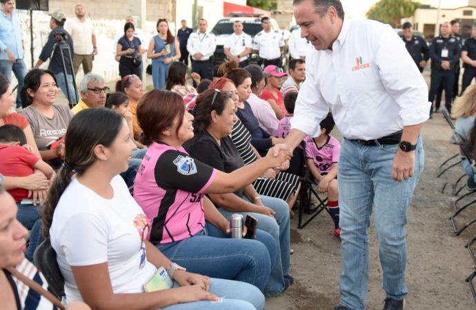 Cumple Toño Astiazarán a familias de San Bosco con Centro de Respuesta Inmediata