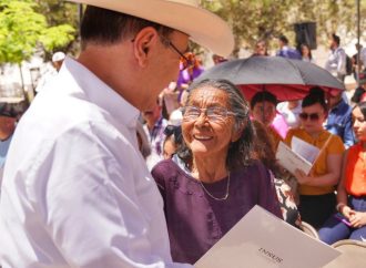 Beneficia Gobernador Durazo a más de 47 mil familias sonorenses con entrega de escrituras