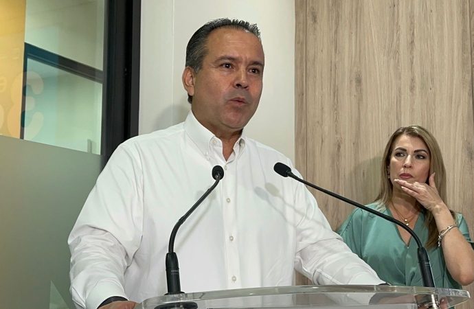 Desmiente Antonio Astiazarán rumores de amenazas