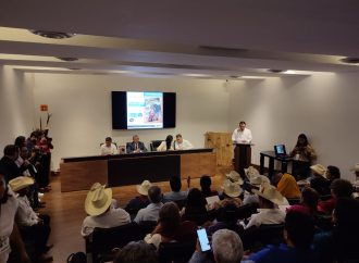 Presentan el libro Autonomía de los pueblos originarios y afromexicanos