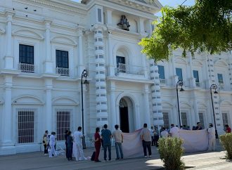 Se manifiestan empleados del HGES en Hermosillo