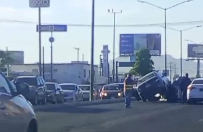 Fuerte accidente deja tres lesionados en Hermosillo