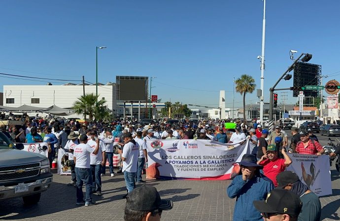 Marchan Galleros en Sonora por peleas de gallos