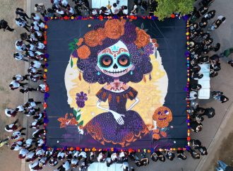 Disfrutan hermosillenses y visitantes el colorido VI Festival Tradicional de Día de Muertos