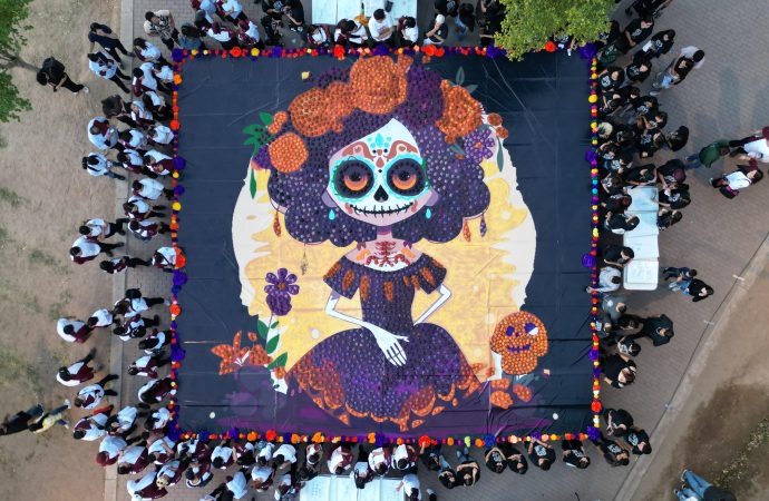 Disfrutan hermosillenses y visitantes el colorido VI Festival Tradicional de Día de Muertos