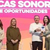 Disminuye Gobernador Durazo deserción escolar en Sonora con entrega de becas a estudiantes