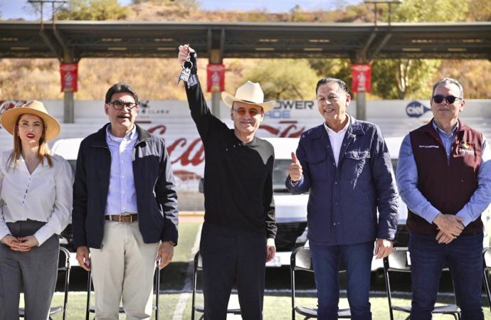 Garantiza Gobernador Durazo servicio de transporte público en la región norte con entrega de vans