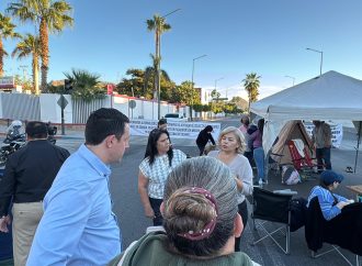 Levantan bloqueo de viudas de policías en calle Rosales tras acuerdo con autoridades estatales