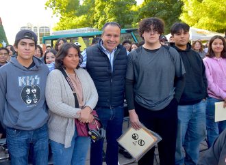 Con gran participación de jóvenes, encabeza Toño Astiazarán jornada de credencialización del H Bus